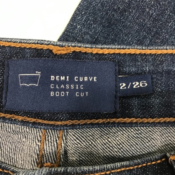 Levi's San Fransisco Demi Curve Classic Bootcut 26 - Picture 6 of 11